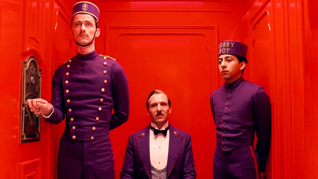 Уэс андерсон отель гранд. Wes Anderson Гранд Будапешт. Отель Гранд Будапешт Зеро Мустафа.